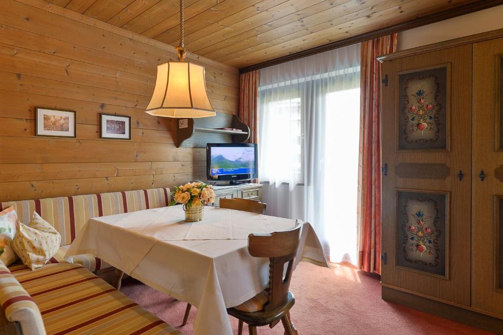 לך אם ארלברג Appartementhaus Holiday מראה חיצוני תמונה