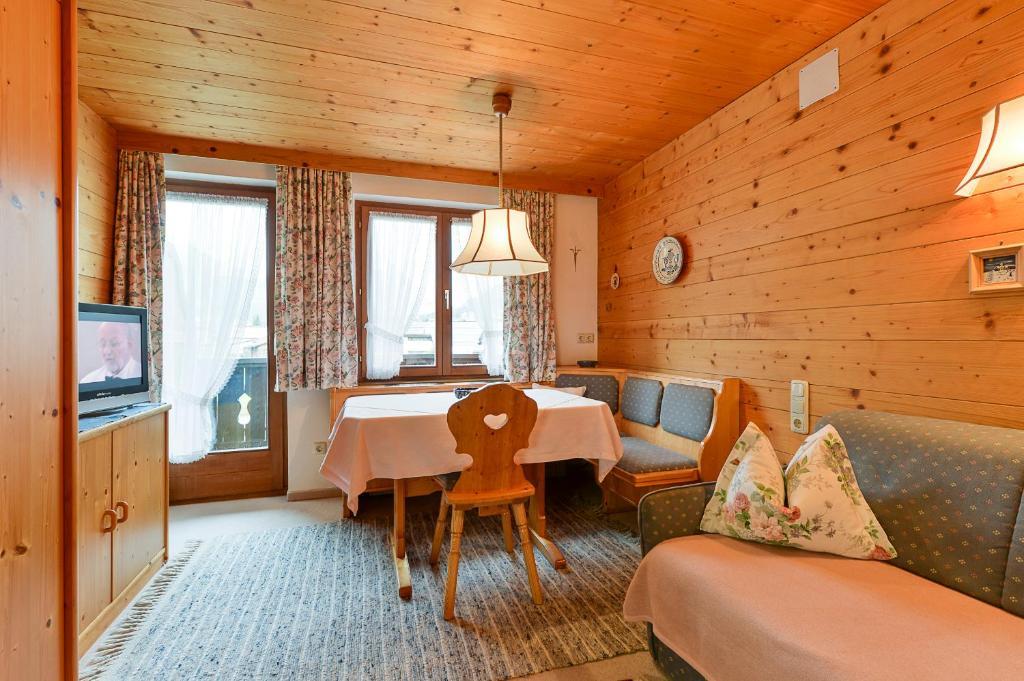 לך אם ארלברג Appartementhaus Holiday מראה חיצוני תמונה